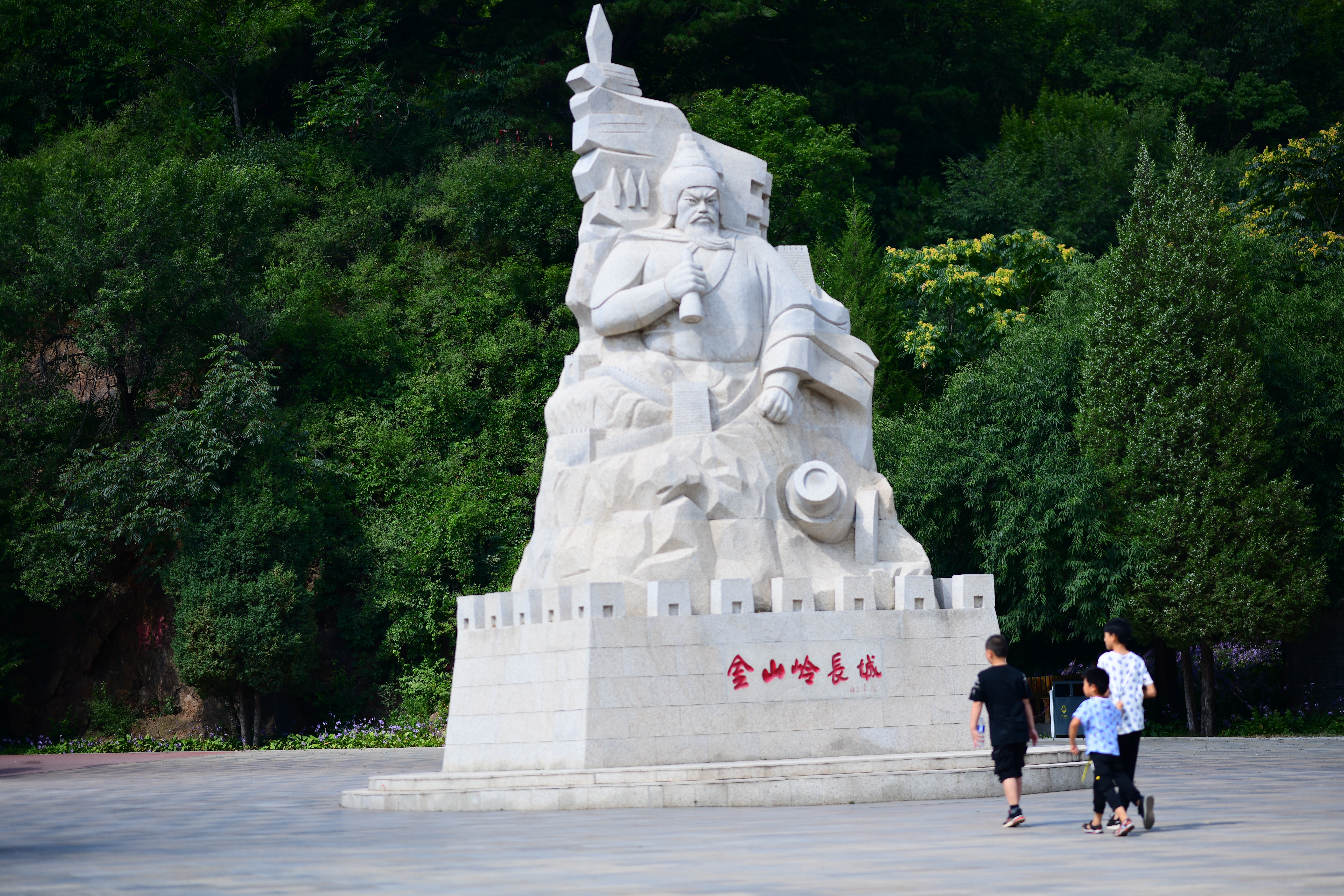 人外线大将为胜利而战，全队气势如虹夺得胜利的简单介绍